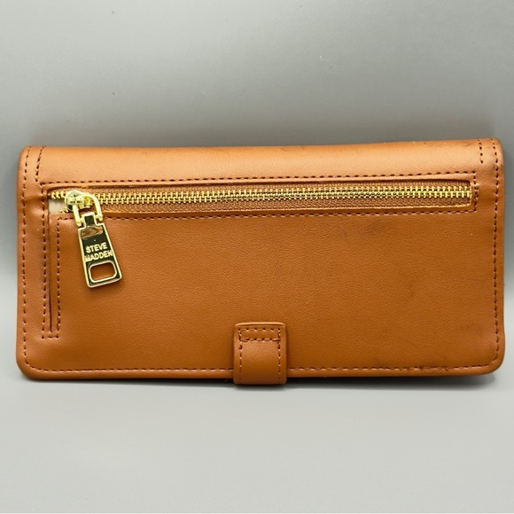 Steve Madden Tan Wallet – Snap Closure, Card Slots, Zip Pocket – Great Shape - Picture 5 of 12